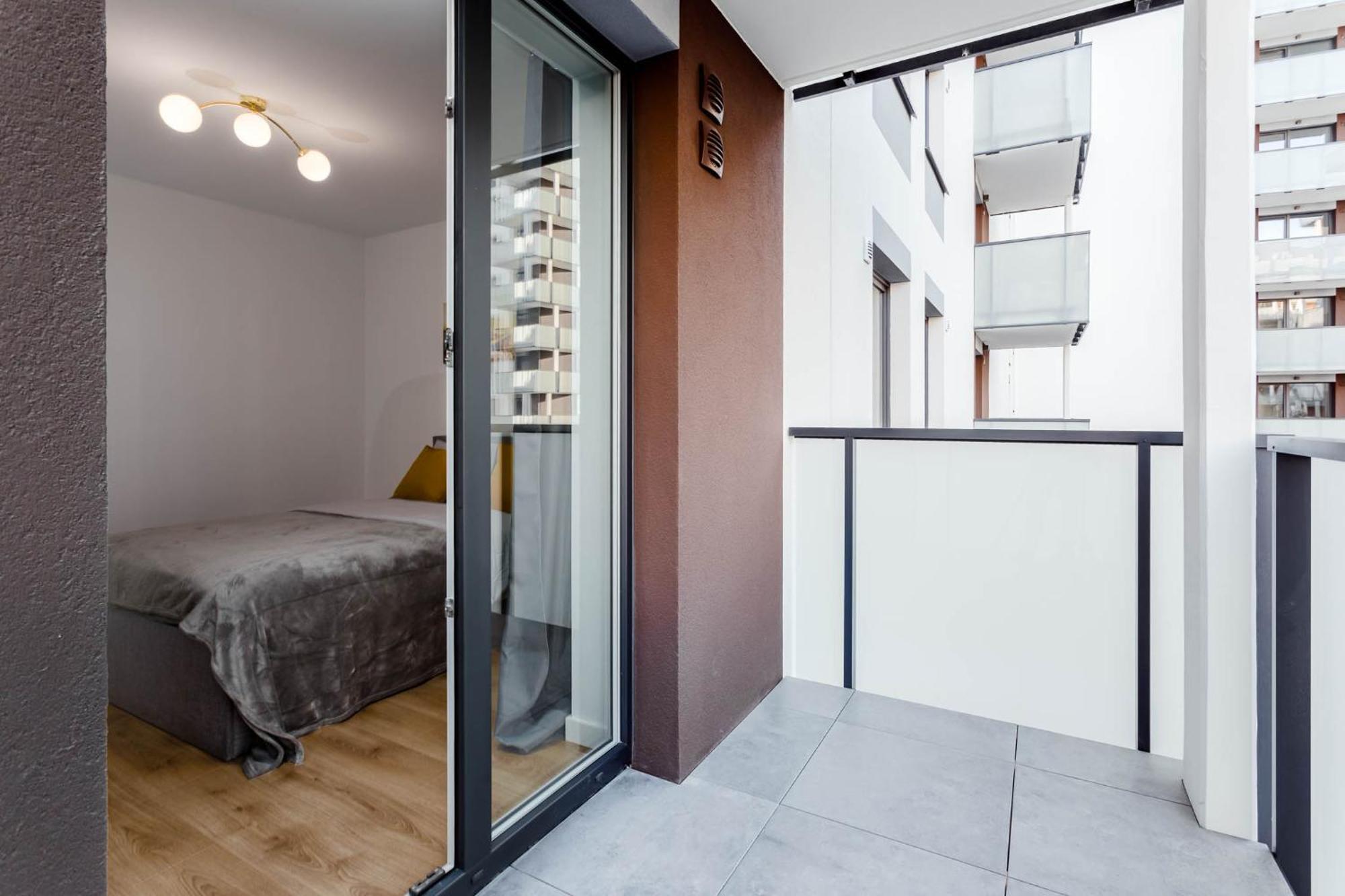 Enjoy! Ursus Apartment Varşovia Exterior foto